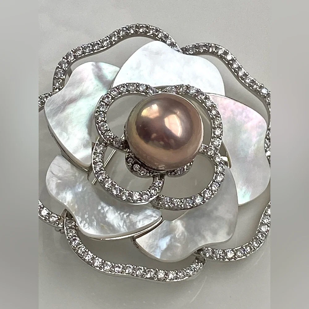 P240-Handmade Metallic Edison Pearl And Mother-of-Pearl Flower Brooch/Pendant - Picture 11 of 11